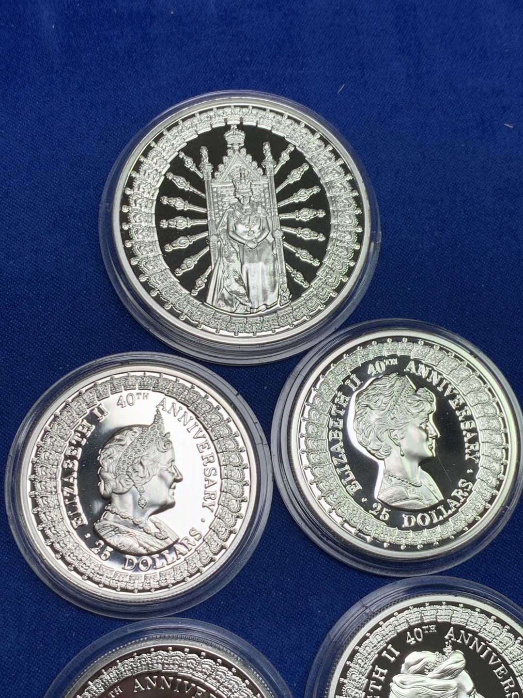 《竞宝斋》第151场-周日，周一，周四 3场 (全场包邮) 原盒证书 澳大利亚 1992年 女王加冕四十周年纪念 精制大银币 全套难得