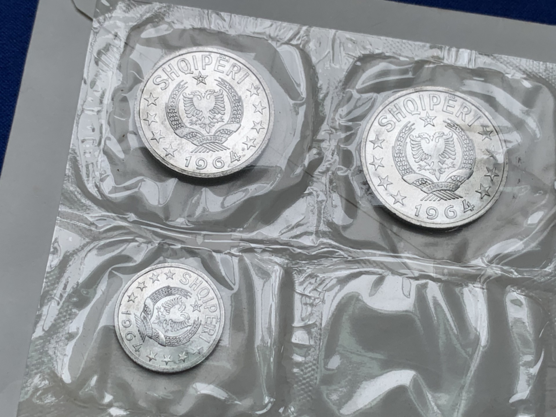 《竞宝斋》第151场-周日，周一，周四 3场 (全场包邮) 阿尔巴尼亚1964年清年份密封套币，BU品质面值全