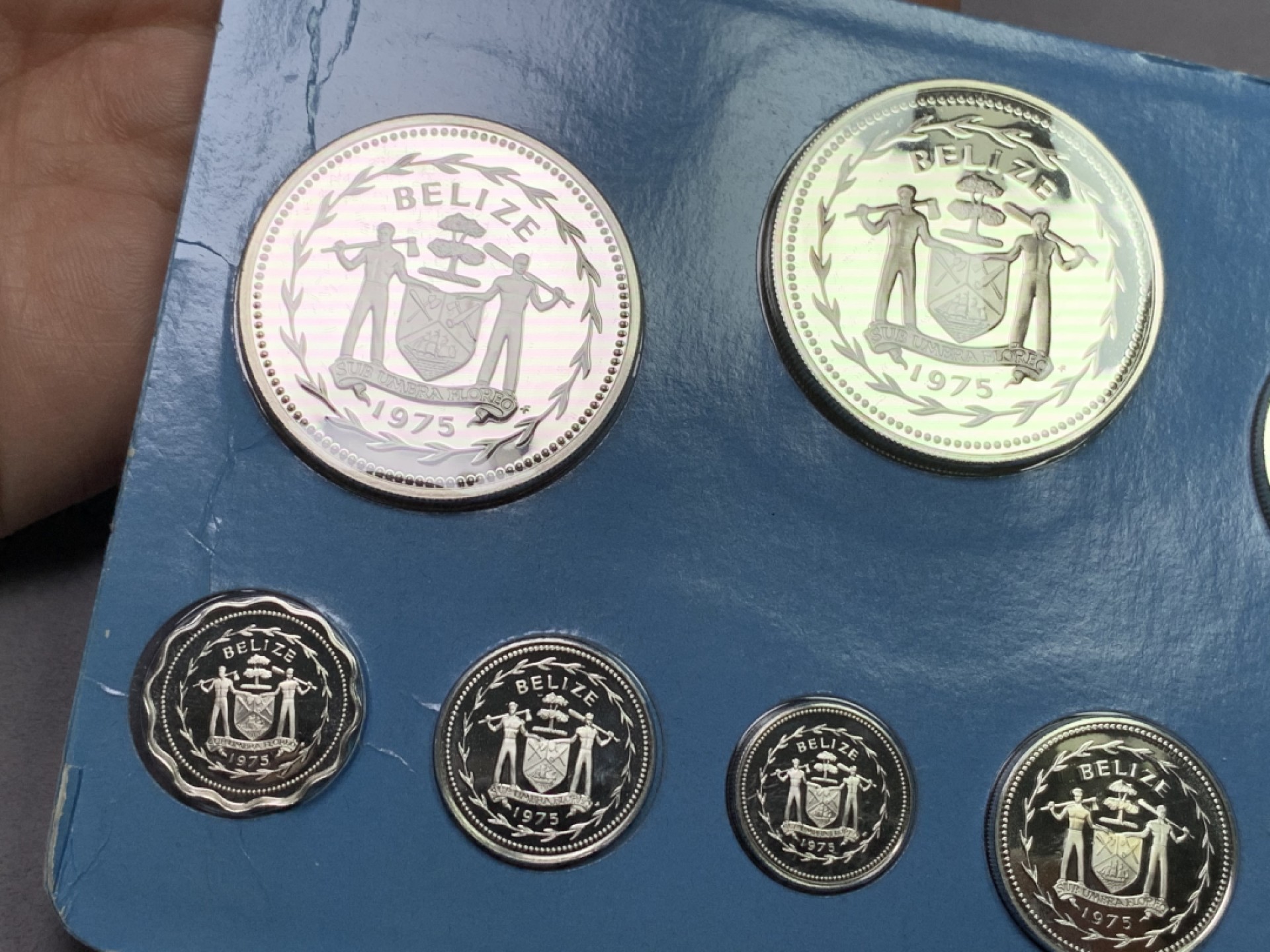 《竞宝斋》第151场-周日，周一，周四 3场 (全场包邮) 原盒 伯利兹1975年 八枚套精制银币 非常漂亮