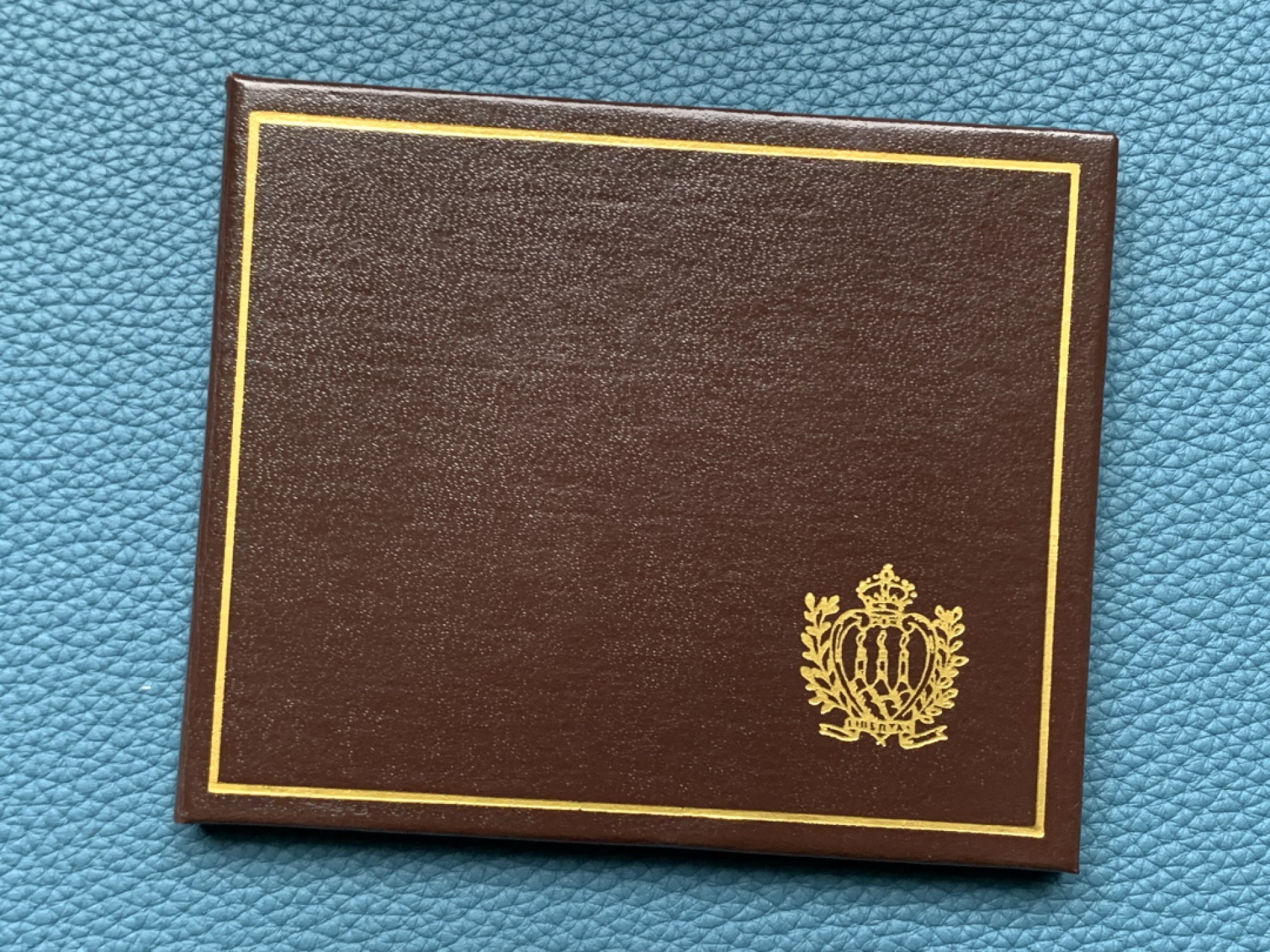 《竞宝斋》第151场-周日，周一，周四 3场 (全场包邮) 卡装 圣马力诺1979年 女神 1000里拉银币 代彩包浆