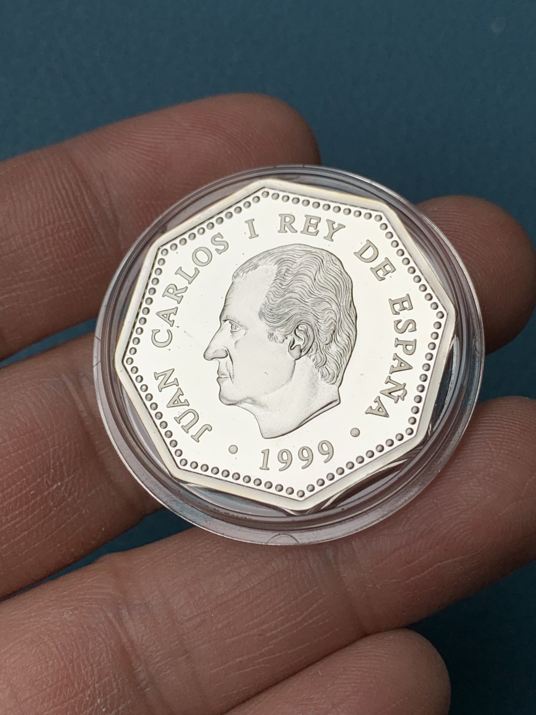 《竞宝斋》第151场-周日，周一，周四 3场 (全场包邮) 原盒 西班牙1999年 迎接千禧年系列 1500比塞塔精制银币