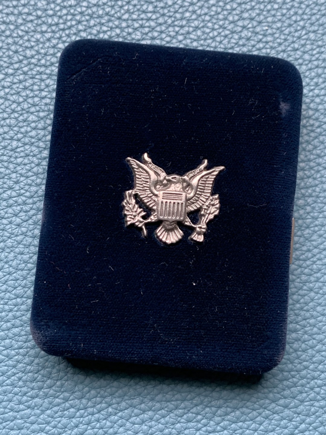 《竞宝斋》第151场-周日，周一，周四 3场 (全场包邮) 原盒 美国2004年 行走女神1盎司大银币 精制版 这个比普通的罕见太多了 价格也相差两三倍