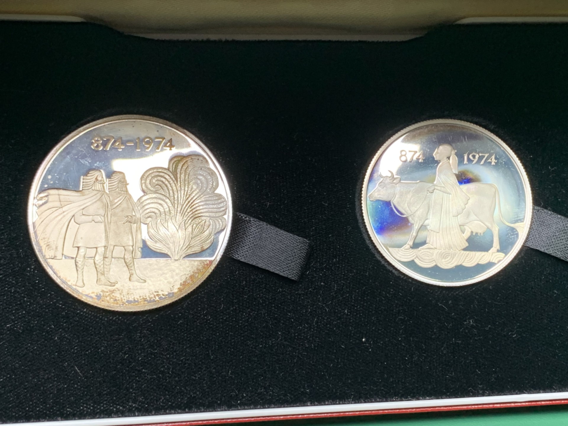 《竞宝斋》第151场-周日，周一，周四 3场 (全场包邮) 原盒冰岛1974年 500和1000元 精制大银币一对 罕见品种