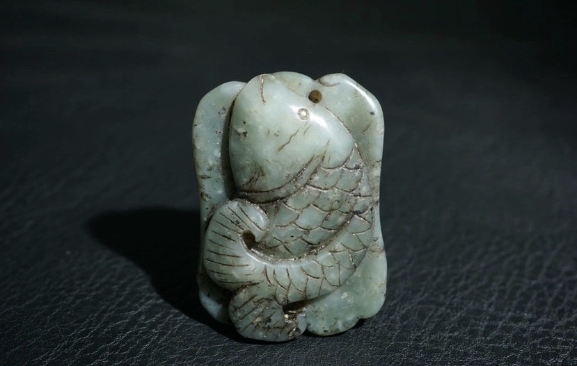 ｜冷门出品｜精选专拍·第贰拾捌场· 明清工老和田玉荷叶鱼把件