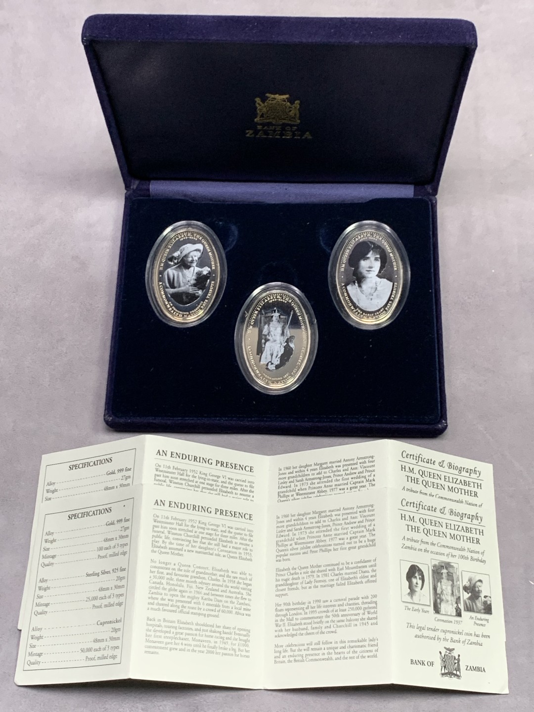 《竞宝斋》第151场-周日，周一，周四 3场 (全场包邮) 原盒 赞比亚2000年 女王母亲三枚套 椭圆形 1000K 镍币 非常漂亮 少见品种