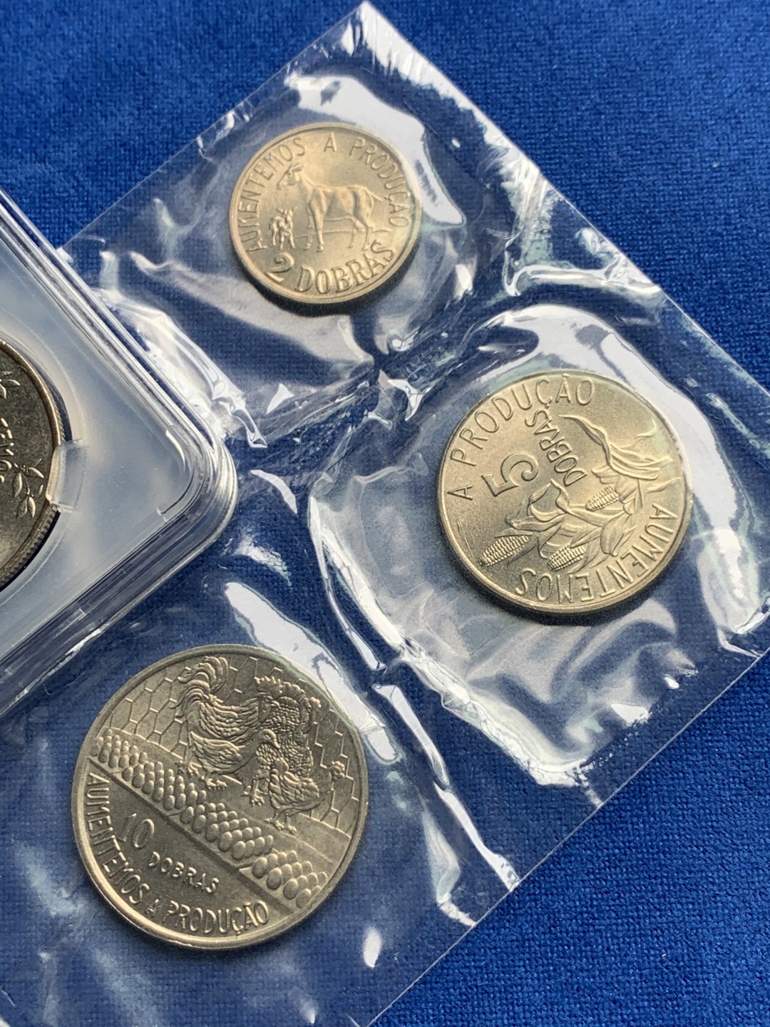 《竞宝斋》第151场-周日，周一，周四 3场 (全场包邮) 圣多美和普林西比1977年全套6枚，5枚清年份密封套币BU品质+1枚BU绝品，铸量少