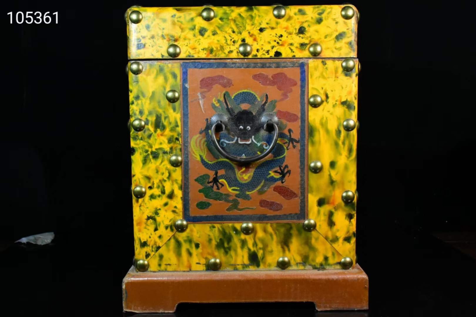 旧藏大清乾隆年制粉彩花鸟瓶，画工精细，发色纯正，纯手绘画工，紫砂茶壶，寿山石印章一箱，保存完美， 旧藏大清乾隆年制粉彩花鸟瓶，画工精细，发色纯正，纯手绘画工，紫砂茶壶，寿山石印章一箱，保存完美，