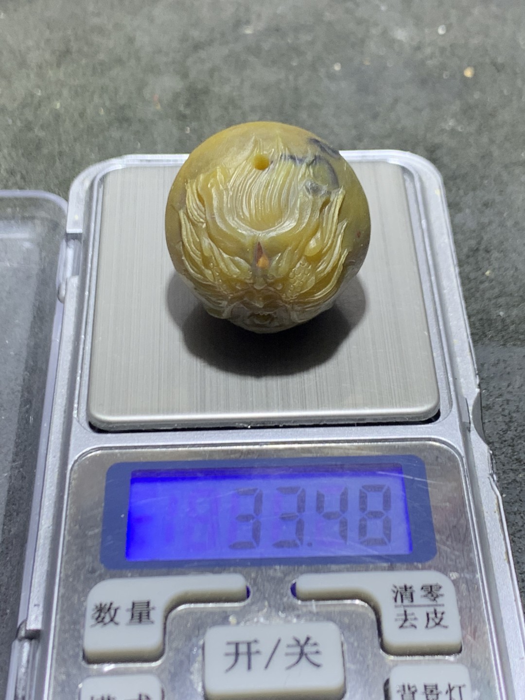 精美战国红玛瑙亚光雕刻大龙珠一颗！