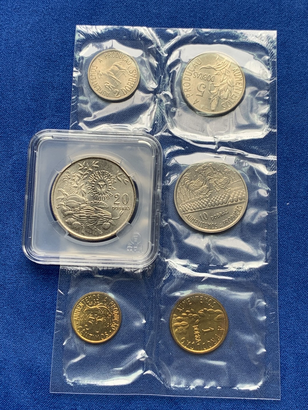 《竞宝斋》第151场-周日，周一，周四 3场 (全场包邮) 圣多美和普林西比1977年全套6枚，5枚清年份密封套币BU品质+1枚BU绝品，铸量少