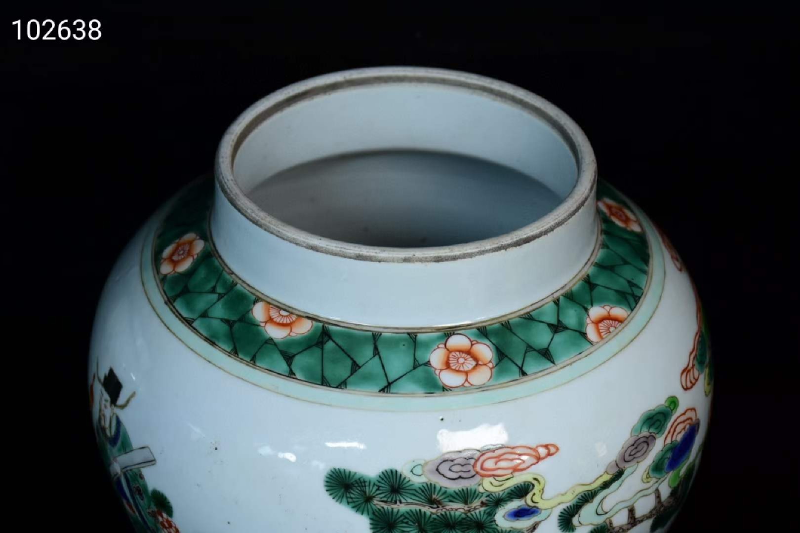 旧藏大清康熙年制五彩人物将军罐一对，画工精细 发色纯正，纯手绘画工