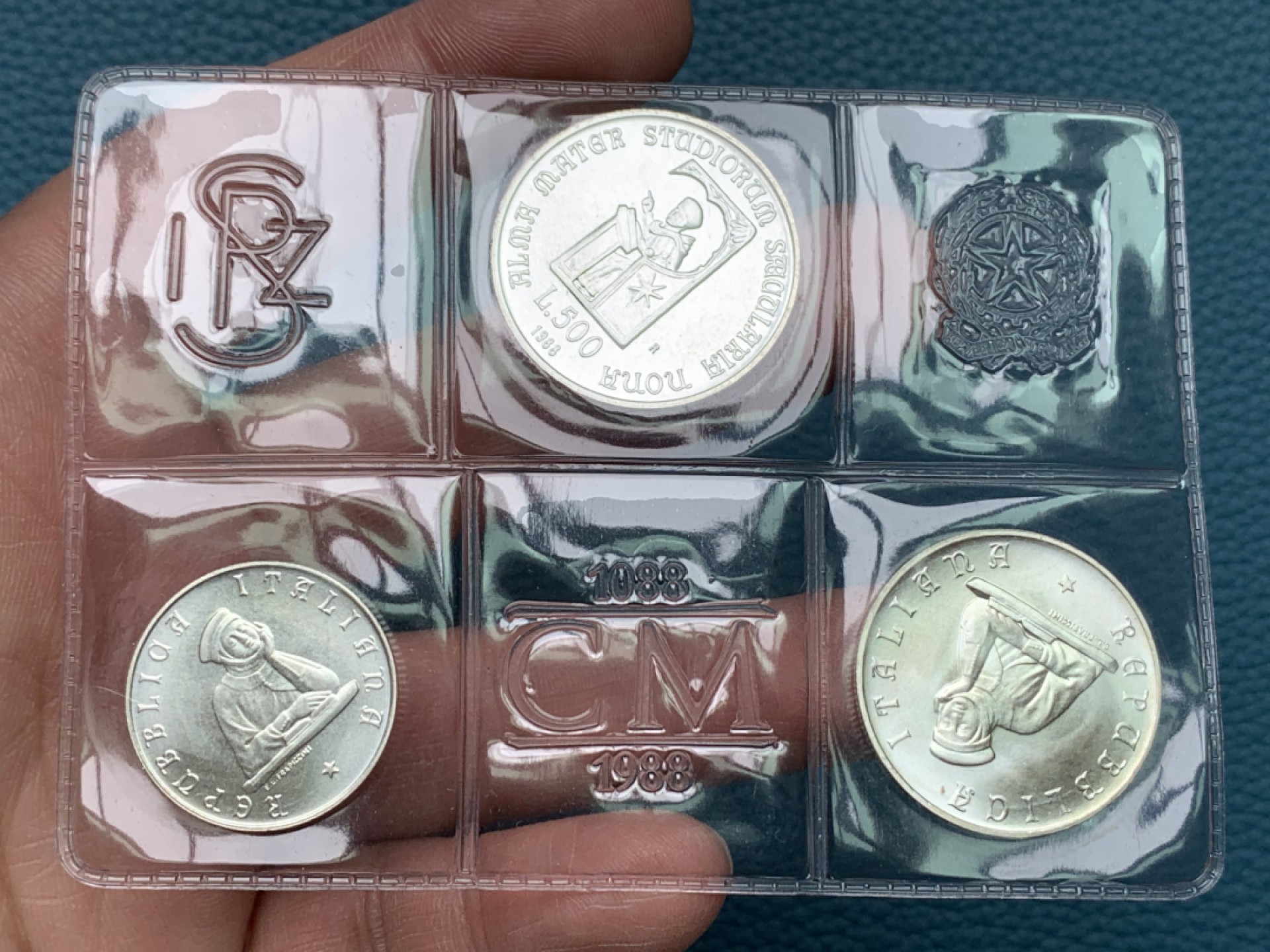 《竞宝斋》第151场-周日，周一，周四 3场 (全场包邮) 意大利1988年大学卡册，3枚均为银币