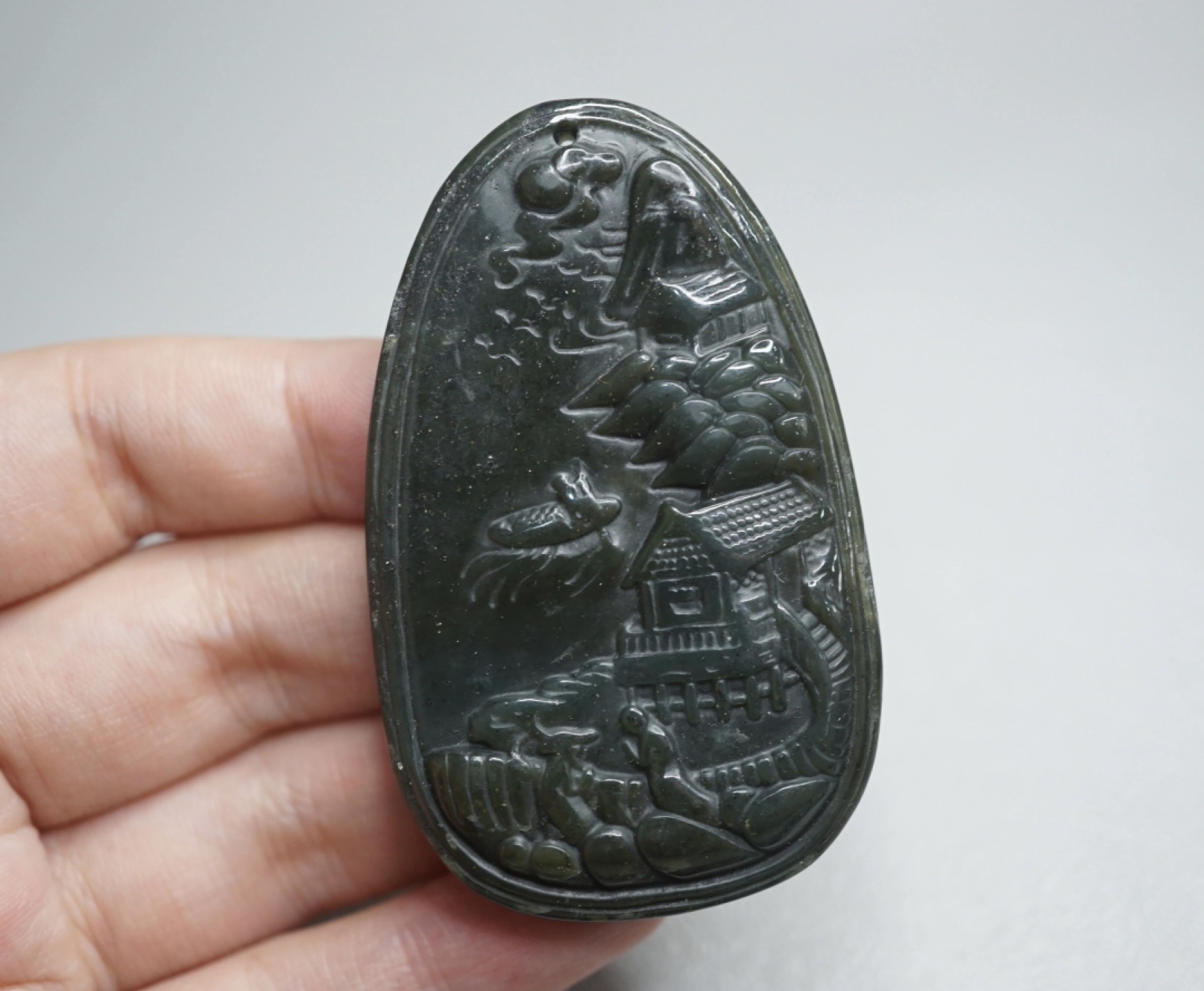 ｜冷门出品｜精选专拍·第贰拾捌场· 和田青玉浮雕山水纹饰大玉牌