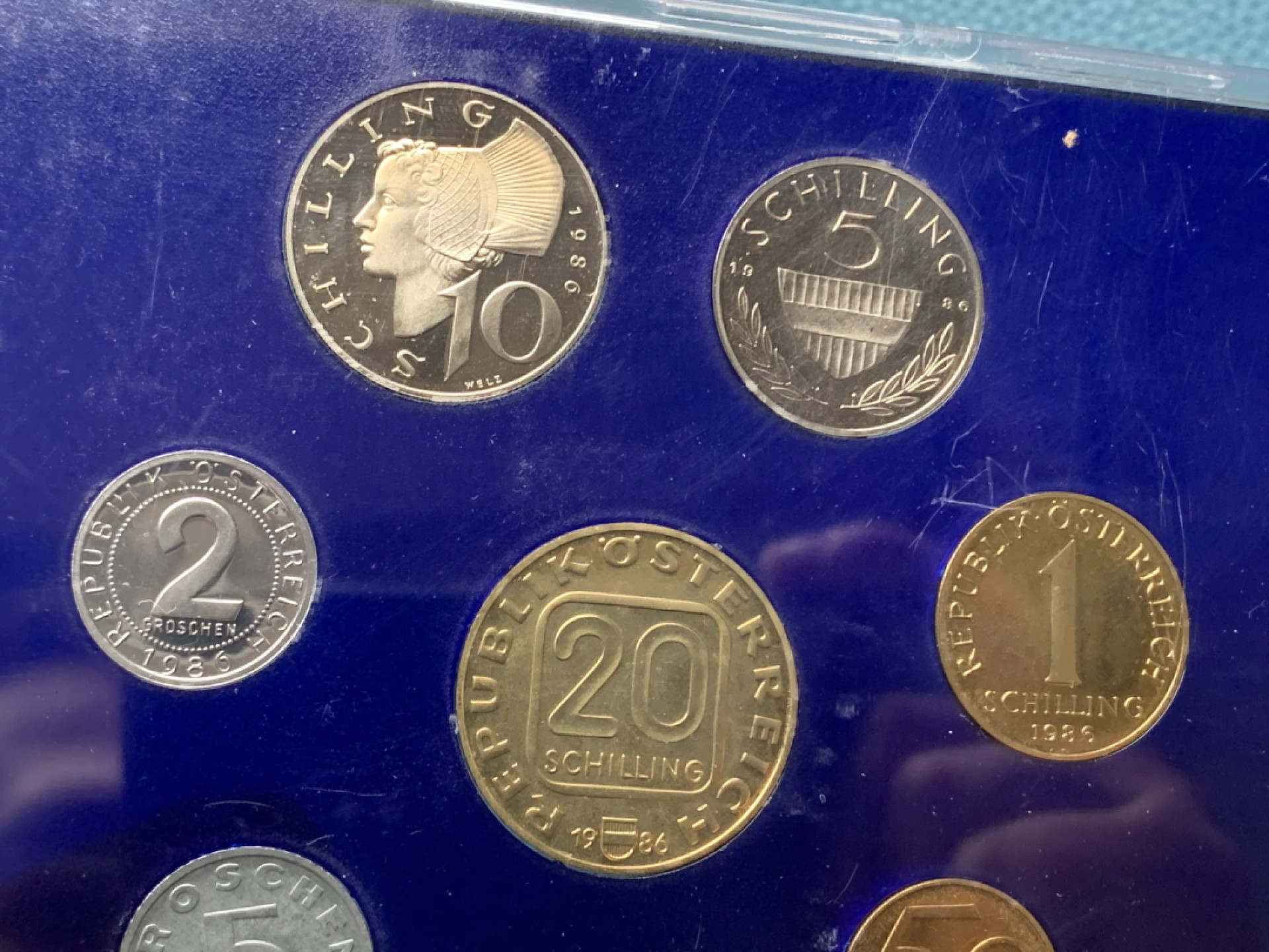 《竞宝斋》第151场-周日，周一，周四 3场 (全场包邮) 奥地利 1986年 精制八枚套+一枚章