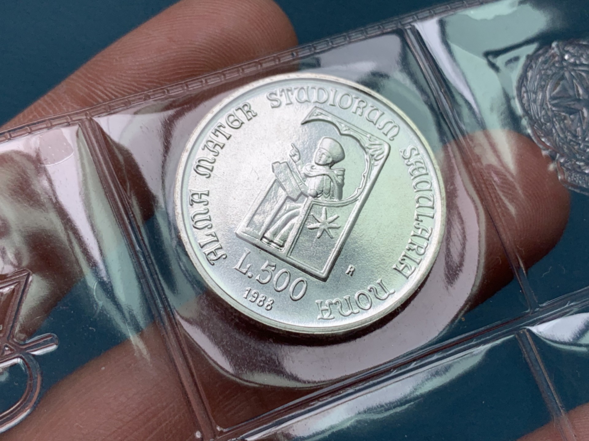 《竞宝斋》第151场-周日，周一，周四 3场 (全场包邮) 意大利1988年大学卡册，3枚均为银币