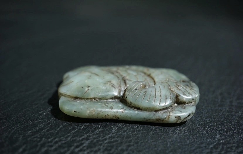 ｜冷门出品｜精选专拍·第贰拾捌场· 明清工老和田玉荷叶鱼把件