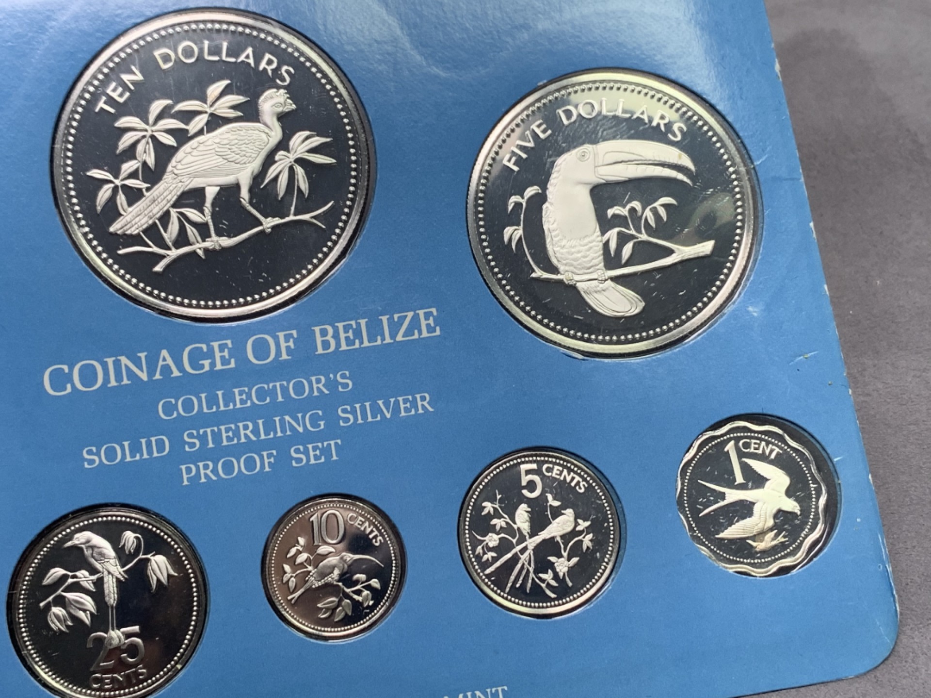 《竞宝斋》第151场-周日，周一，周四 3场 (全场包邮) 原盒 伯利兹1975年 八枚套精制银币 非常漂亮