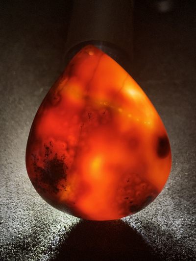 精美战国红玛瑙冰飘水滴形大吊坠一个 精美战国红玛瑙冰飘水滴形大吊坠一个