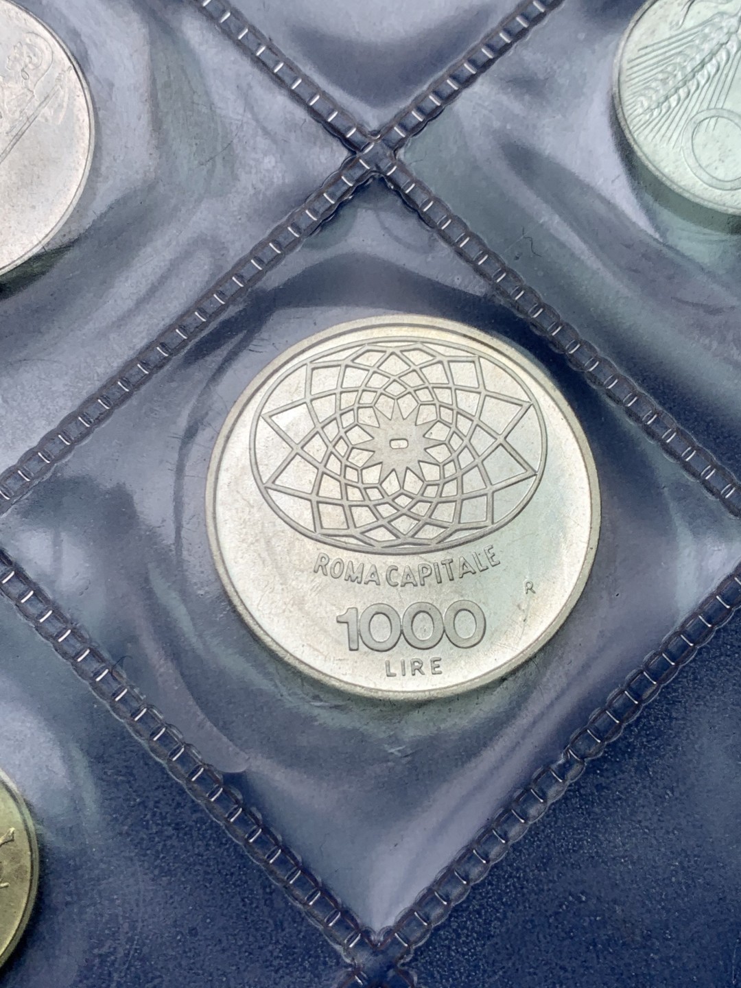 《竞宝斋》第151场-周日，周一，周四 3场 (全场包邮) 意大利1970年套币，2枚银币包浆品