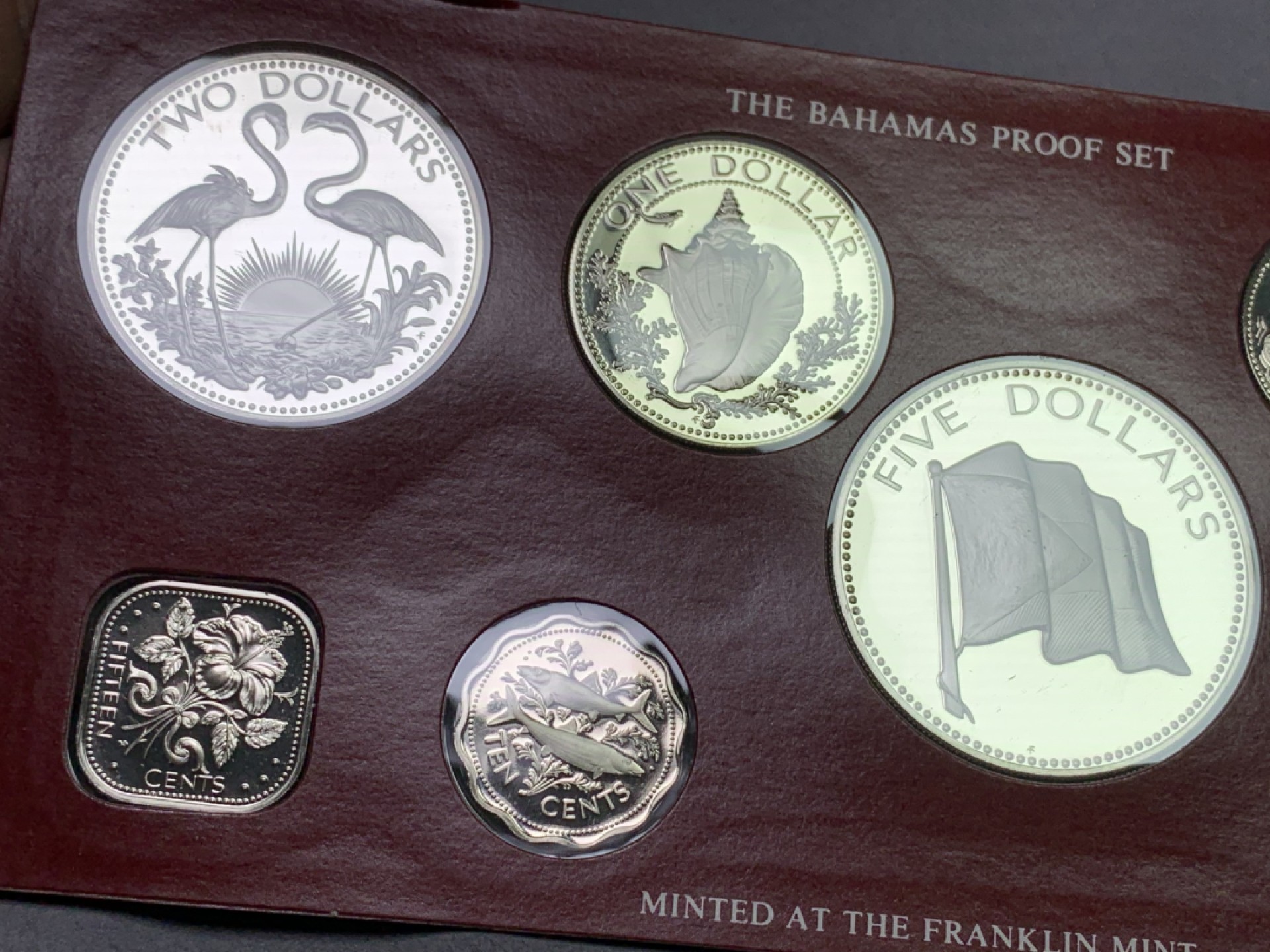 《竞宝斋》第151场-周日，周一，周四 3场 (全场包邮) 原盒 巴哈马1976年 九枚套精制币 其中50分/1元/2元/5元都是银币