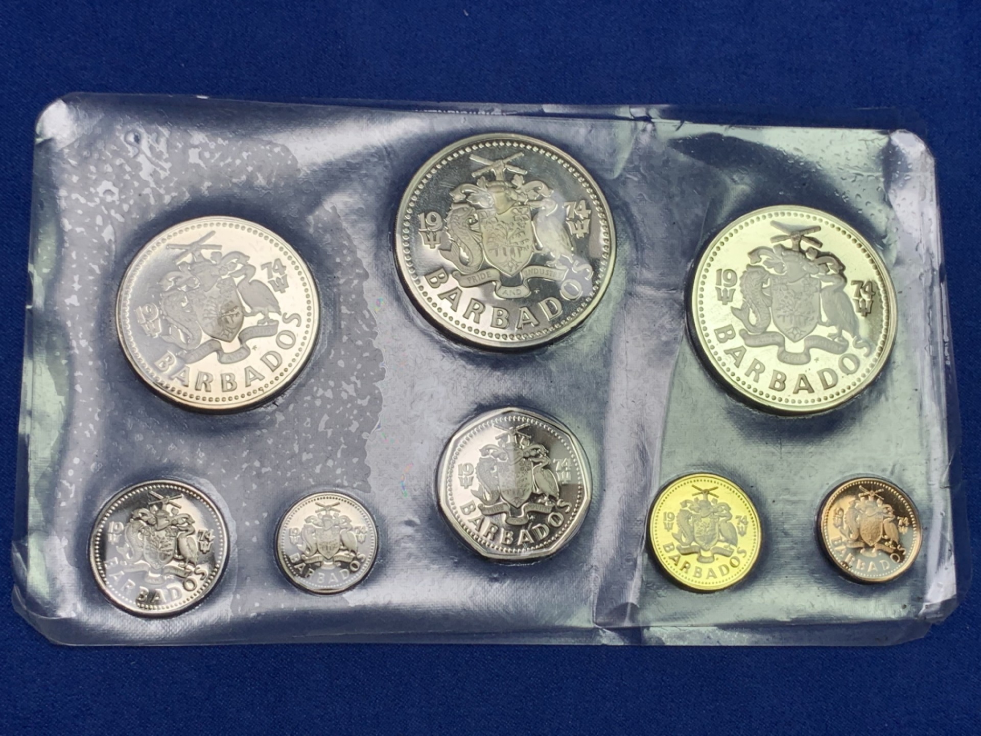 《竞宝斋》第151场-周日，周一，周四 3场 (全场包邮) 原盒 巴巴多斯1974年 八枚套 其中5元31.1克/ 10元海神37.9克都是银币