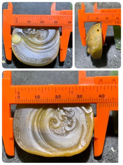 精美原皮蒙料战国红玛瑙高润度金沙料雕刻仿古龙吊坠一个 精美原皮蒙料战国红玛瑙高润度金沙料雕刻仿古龙吊坠一个