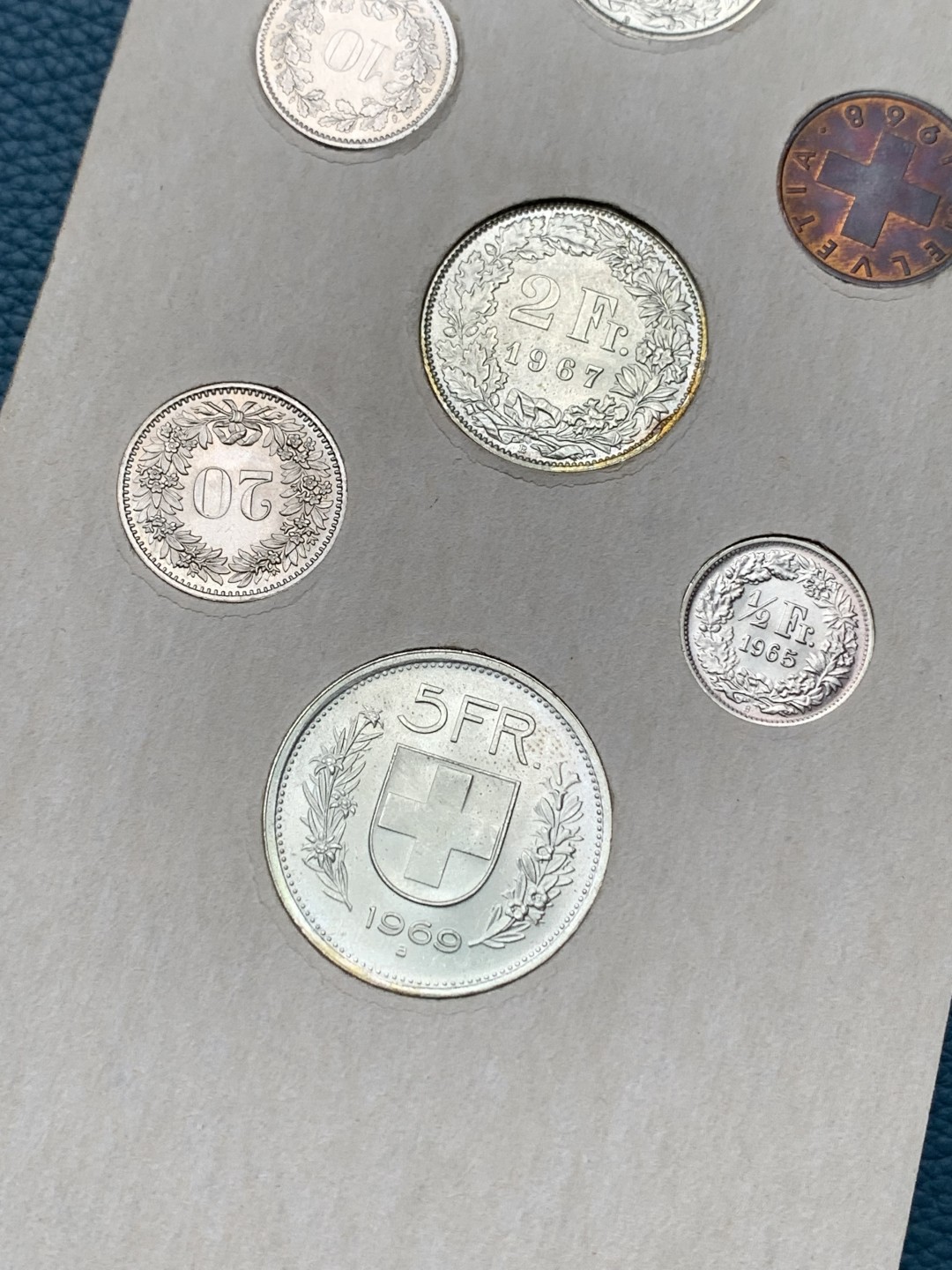 《竞宝斋》第151场-周日，周一，周四 3场 (全场包邮) 卡装 瑞士九枚套 其中0.5/1/2/5法郎是银币  好品细节见图