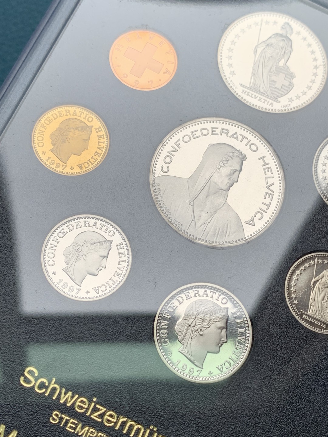 《竞宝斋》第151场-周日，周一，周四 3场 (全场包邮) 瑞士 1997年 八枚套精制币 造币厂封装