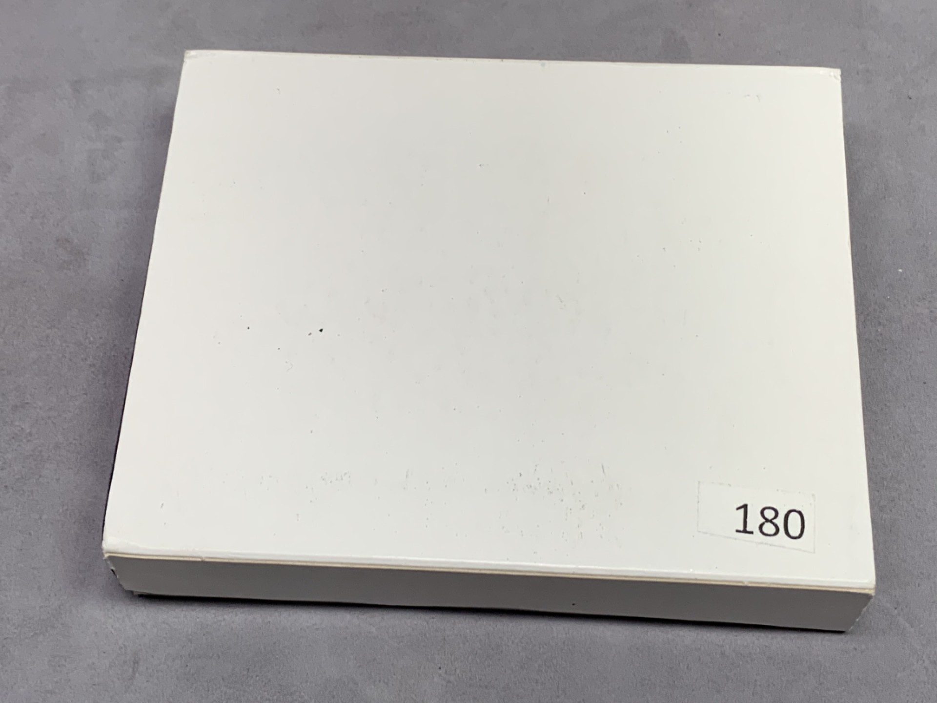 《竞宝斋》第151场-周日，周一，周四 3场 (全场包邮) 原盒 赞比亚2000年 女王母亲三枚套 椭圆形 1000K 镍币 非常漂亮 少见品种