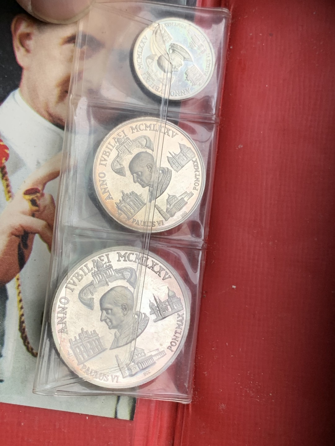 《竞宝斋》第151场-周日，周一，周四 3场 (全场包邮) 钱包装 梵蒂冈1975年 印章一组三枚 精制 没见过梵蒂冈的套章 都是80%银