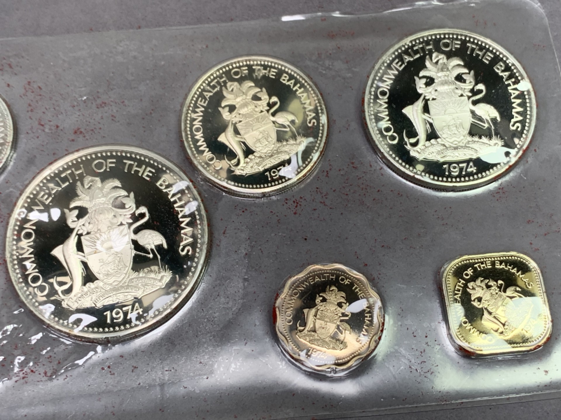 《竞宝斋》第151场-周日，周一，周四 3场 (全场包邮) 原盒 巴哈马1974年 九枚套精制币 其中50分/1元/2元/5元都是银币