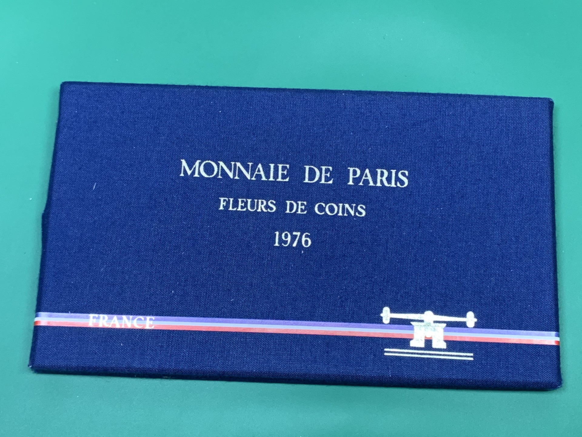 《竞宝斋》第151场-周日，周一，周四 3场 (全场包邮) 原盒 法国1976年 大力神套币九枚 其中50法郎大力神是30克银币