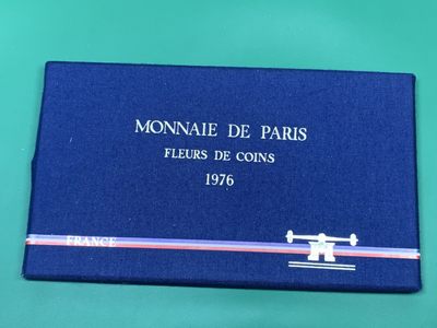 《竞宝斋》第151场-周日，周一，周四 3场 (全场包邮) - 原盒 法国1976年 大力神套币九枚 其中50法郎大力神是30克银币