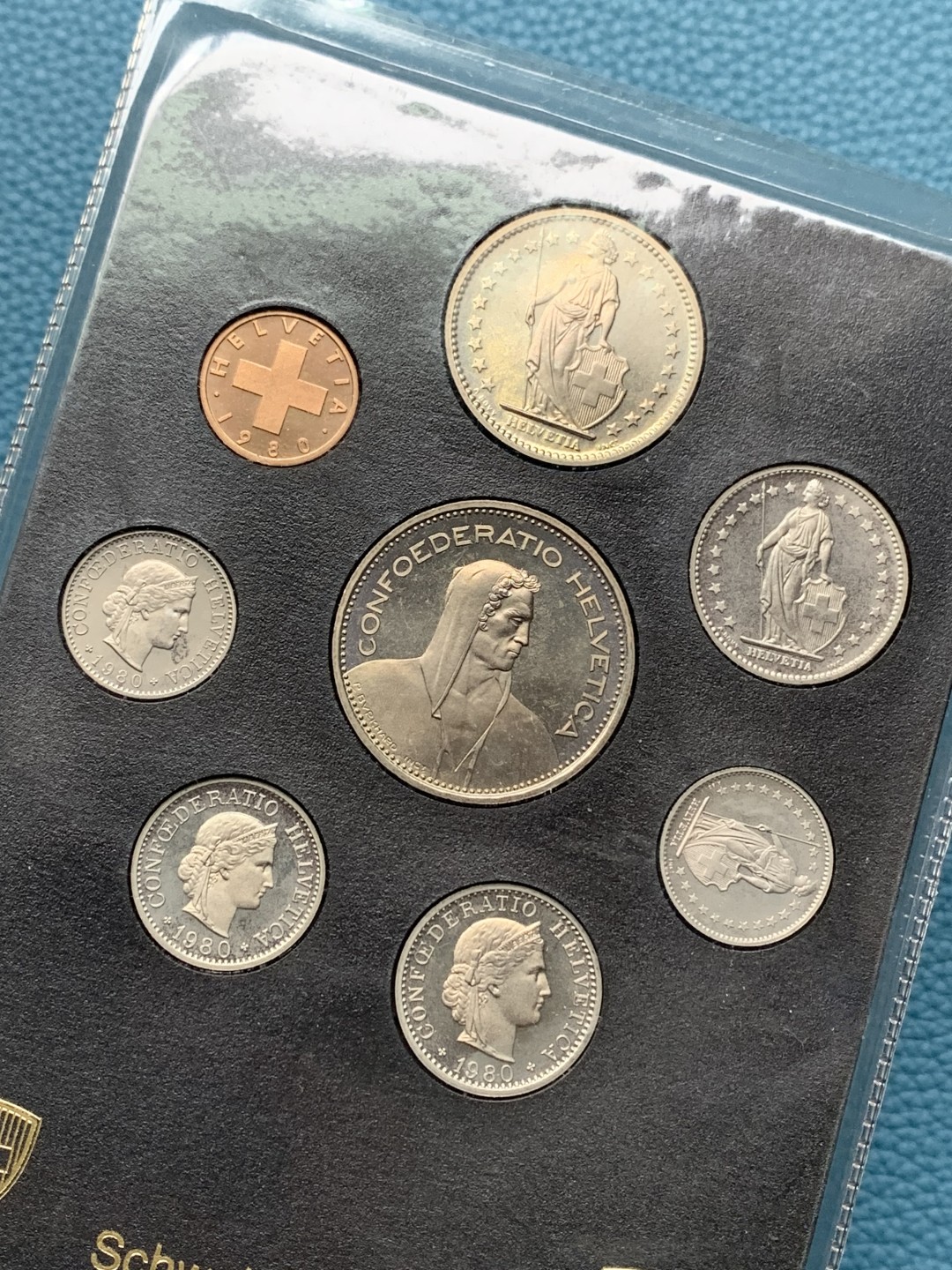 《竞宝斋》第151场-周日，周一，周四 3场 (全场包邮) 瑞士 1980年 八枚套精制币 造币厂封装 拿不出