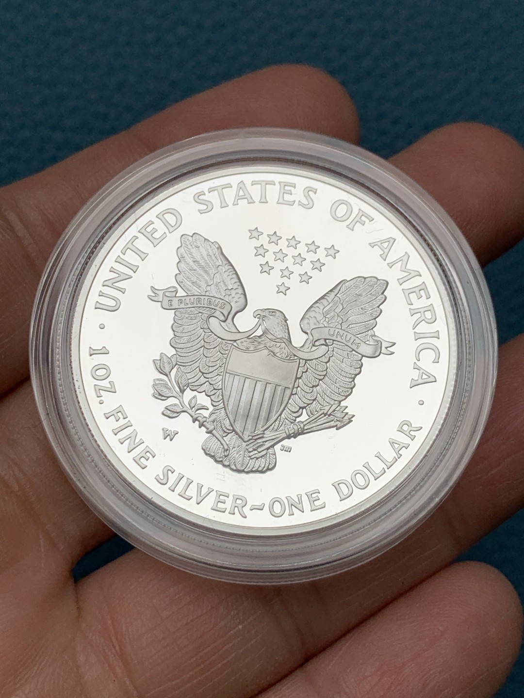 《竞宝斋》第151场-周日，周一，周四 3场 (全场包邮) 原盒 美国2004年 行走女神1盎司大银币 精制版 这个比普通的罕见太多了 价格也相差两三倍