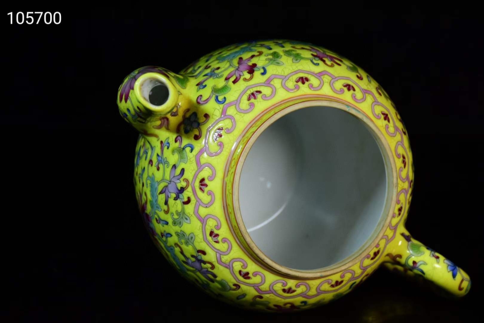 旧藏大清雍正年制松石釉珐琅彩描金茶壶