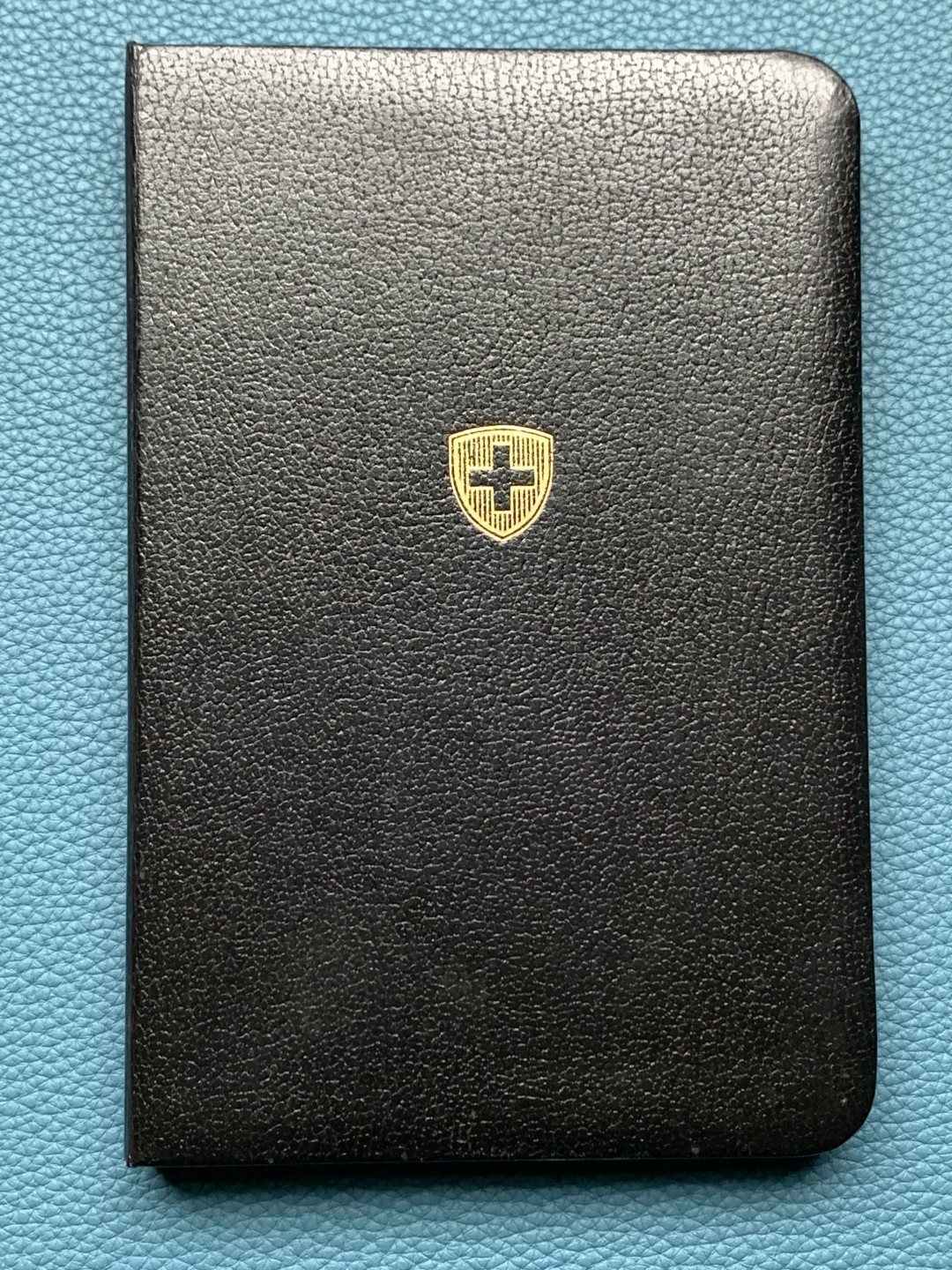 《竞宝斋》第151场-周日，周一，周四 3场 (全场包邮) 白壳红本 瑞士1988年 八枚套精制币 造币厂封装