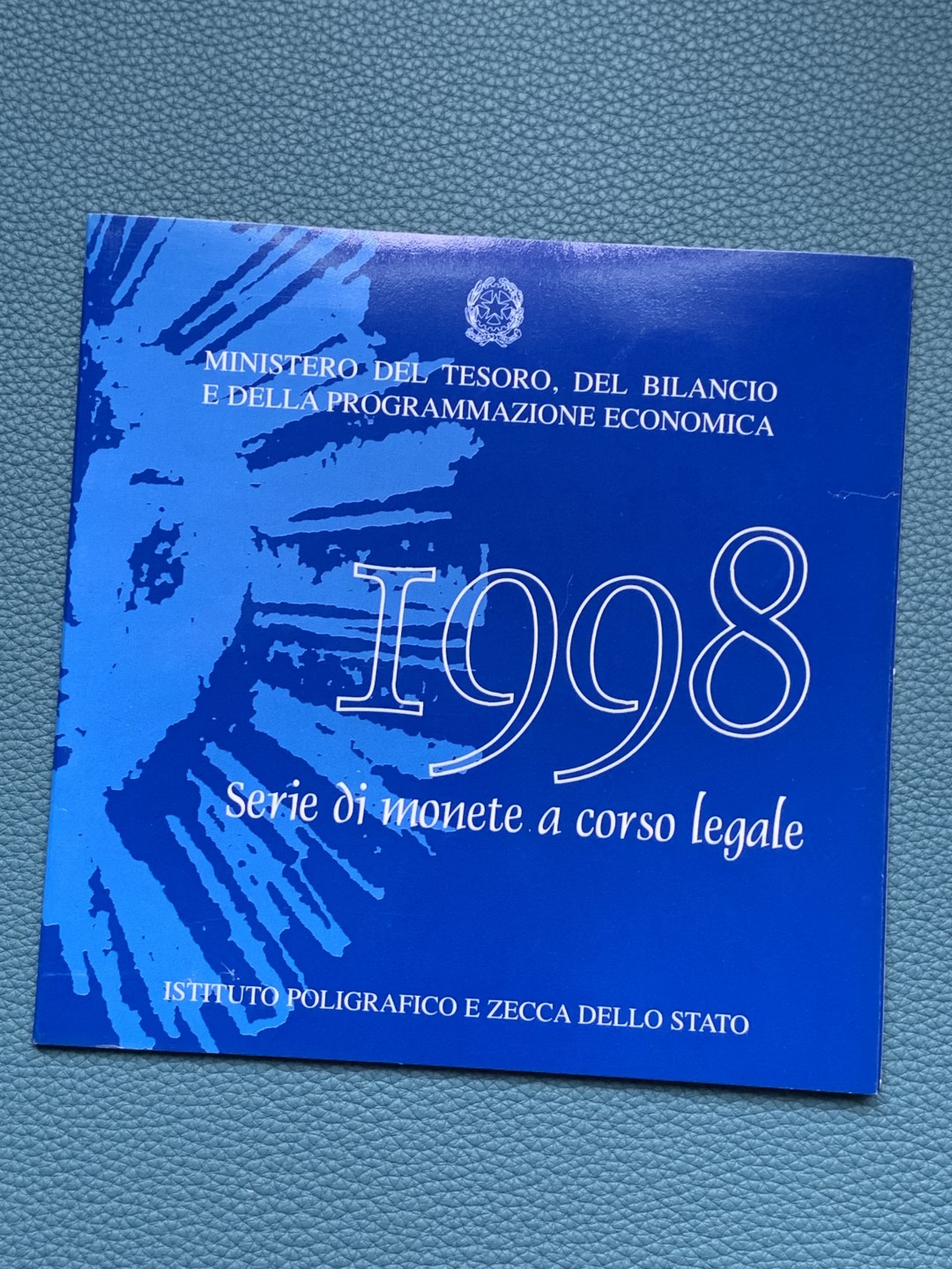 《竞宝斋》第151场-周日，周一，周四 3场 (全场包邮) 意大利1998年套币，含2枚银币，册子很大