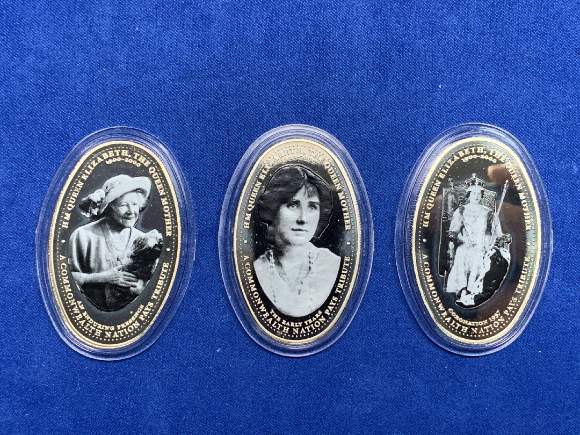 《竞宝斋》第151场-周日，周一，周四 3场 (全场包邮) 原盒 赞比亚2000年 女王母亲三枚套 椭圆形 1000K 镍币 非常漂亮 少见品种