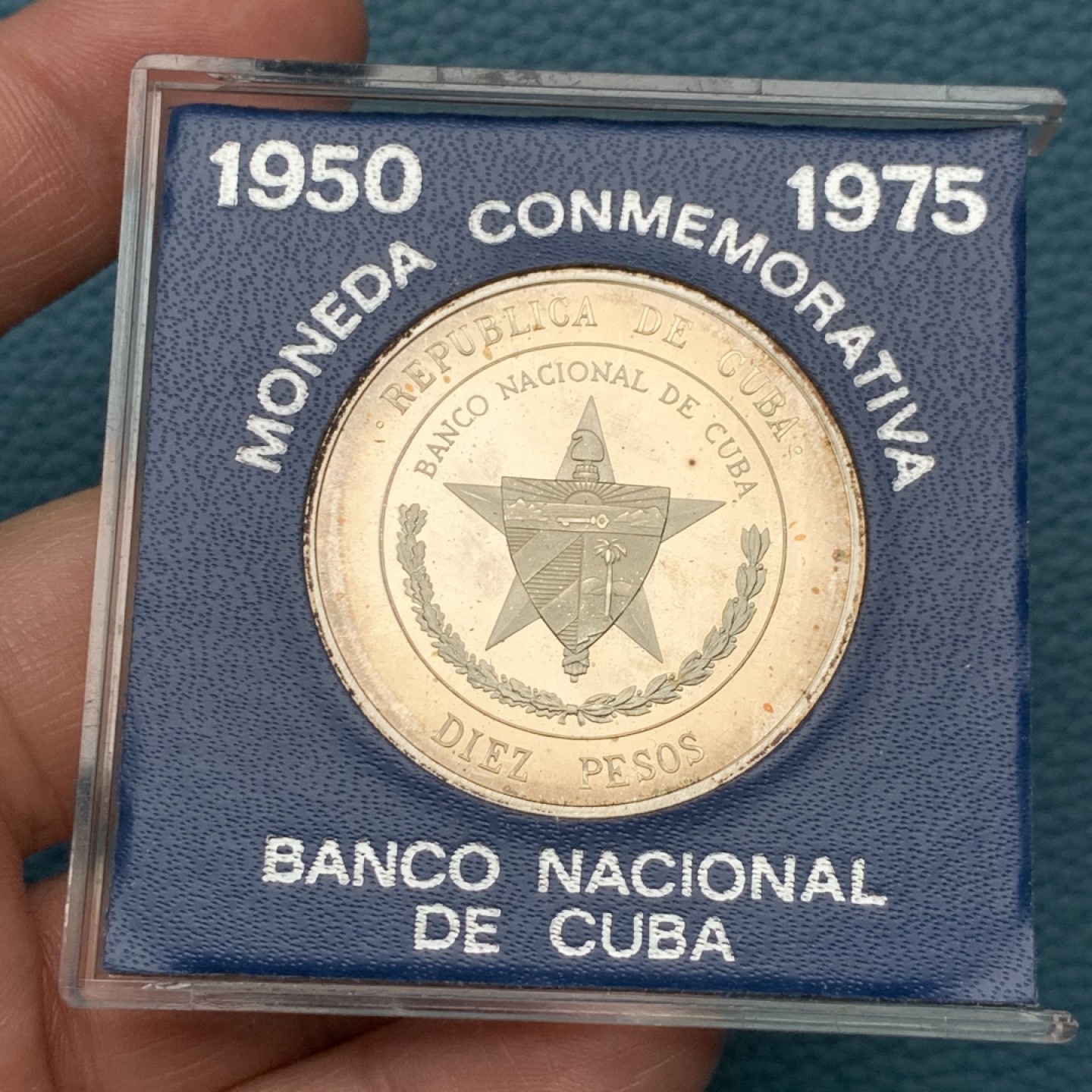 《竞宝斋》第151场-周日，周一，周四 3场 (全场包邮) 古巴1975年 国家银行成立二十五周年纪念 10比索大银币