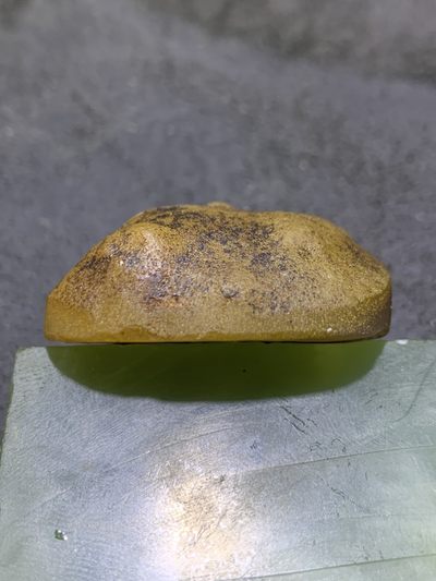 精美原皮蒙料战国红玛瑙高润度金沙料雕刻仿古龙吊坠一个 精美原皮蒙料战国红玛瑙高润度金沙料雕刻仿古龙吊坠一个