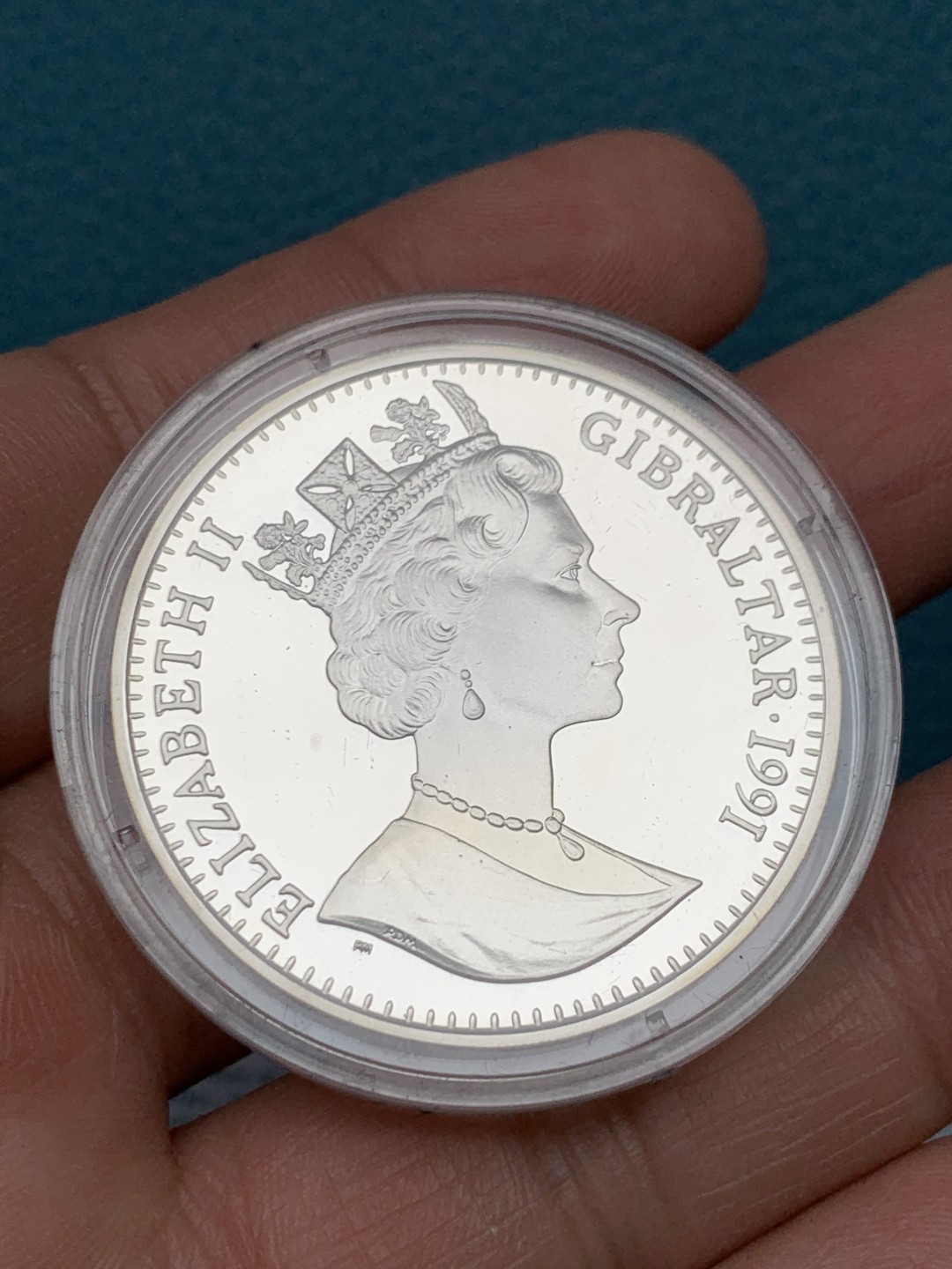 《竞宝斋》第151场-周日，周一，周四 3场 (全场包邮) 直布罗陀1991年 马剑骑士35ECUS/25镑 精制大银币