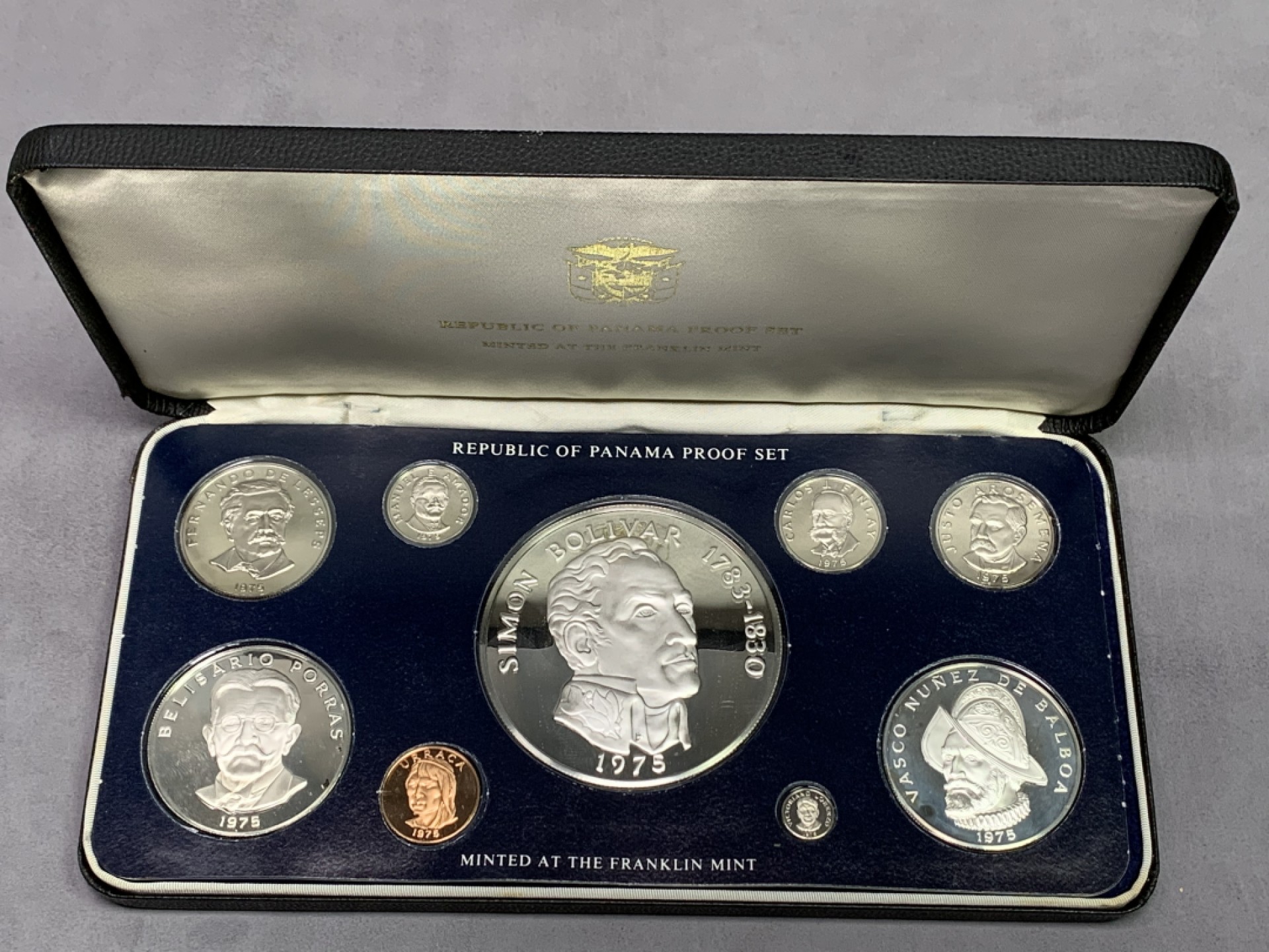 《竞宝斋》第151场-周日，周一，周四 3场 (全场包邮) 原盒 巴拿马1975年 九枚套精制币 1元26.73克/5元35.12克/20元129.59克都是92.5%银 这品种也是暴涨了