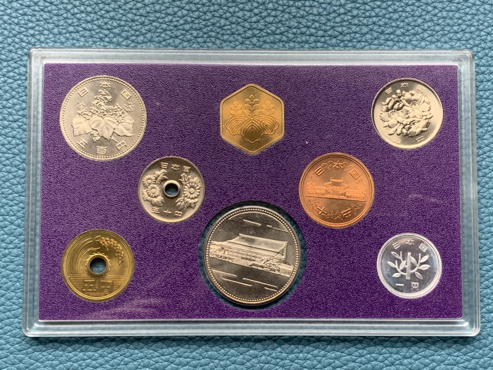 《竞宝斋》第151场-周日，周一，周四 3场 (全场包邮) 日本昭和61年 八枚套 封装