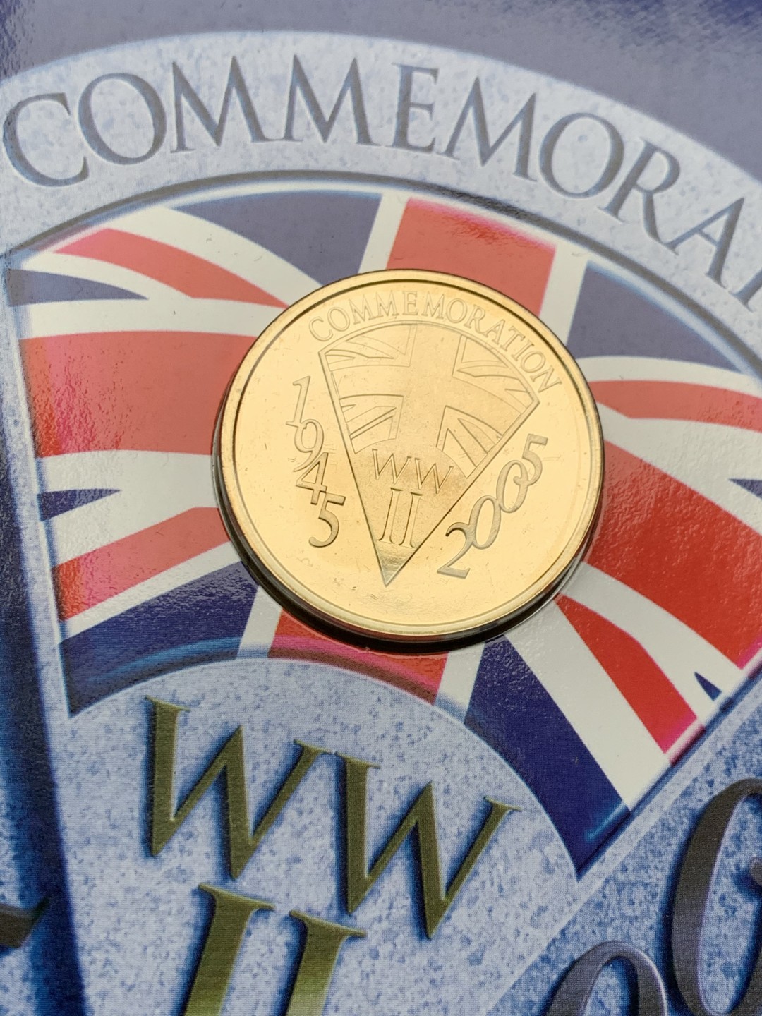 《竞宝斋》第151场-周日，周一，周四 3场 (全场包邮) 卡装 英国 2005年 纪念二战结束六十周年 2镑 原厂封装