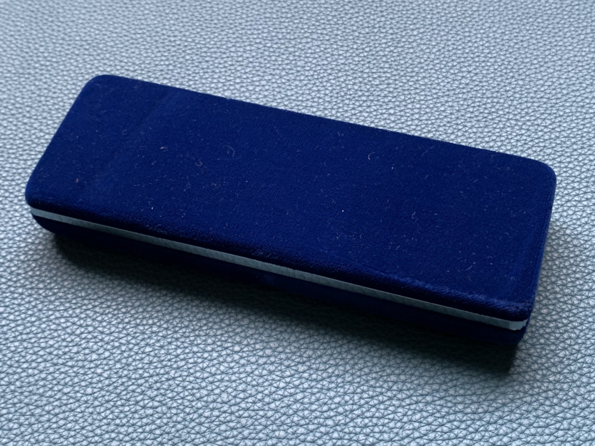 《竞宝斋》第151场-周日，周一，周四 3场 (全场包邮) 原盒 马绍尔群岛1992年 5元镍币/10元铜币/50元是一盎司尺寸的银币 非常稀少