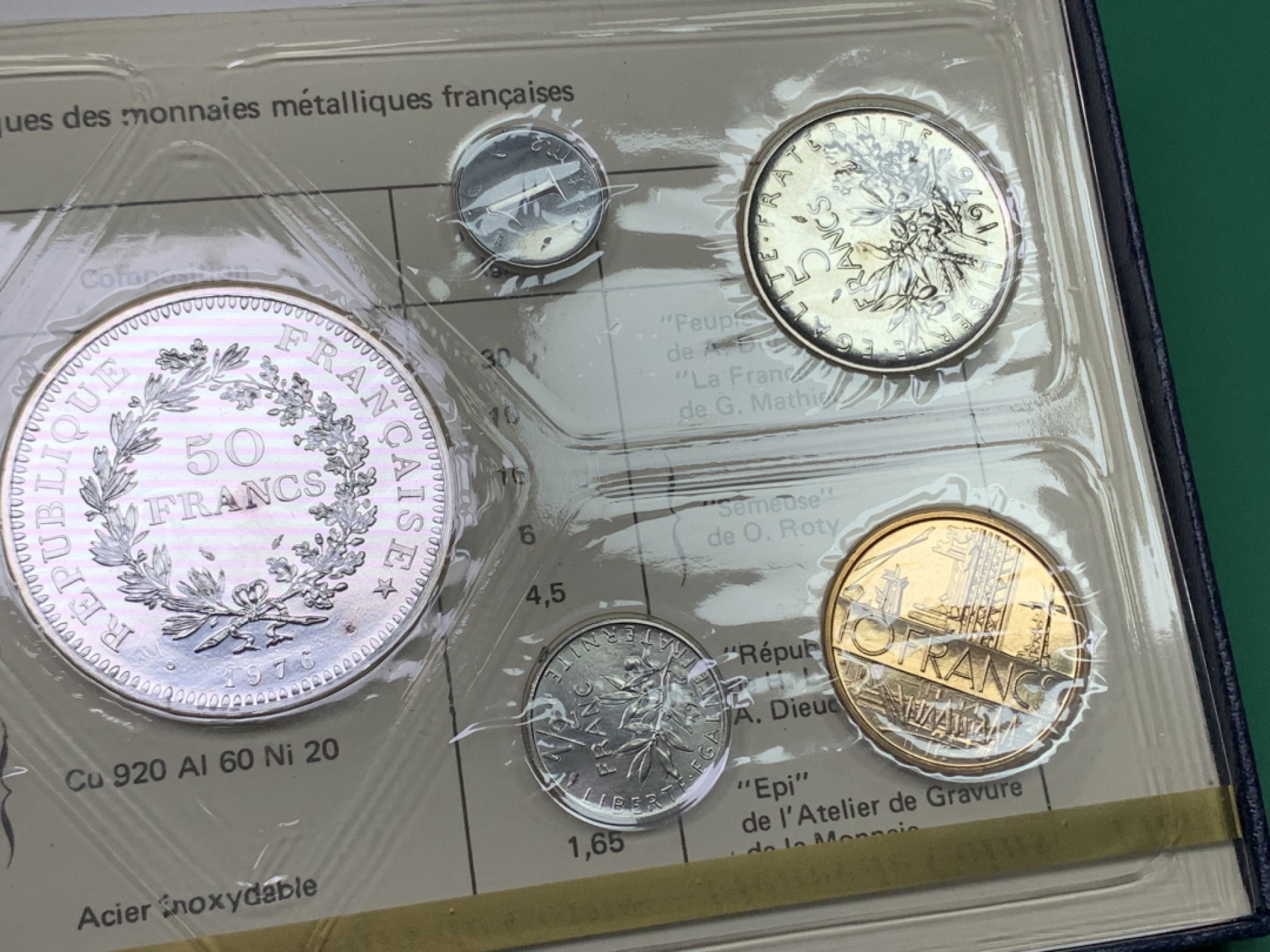 《竞宝斋》第151场-周日，周一，周四 3场 (全场包邮) 原盒 法国1976年 大力神套币九枚 其中50法郎大力神是30克银币