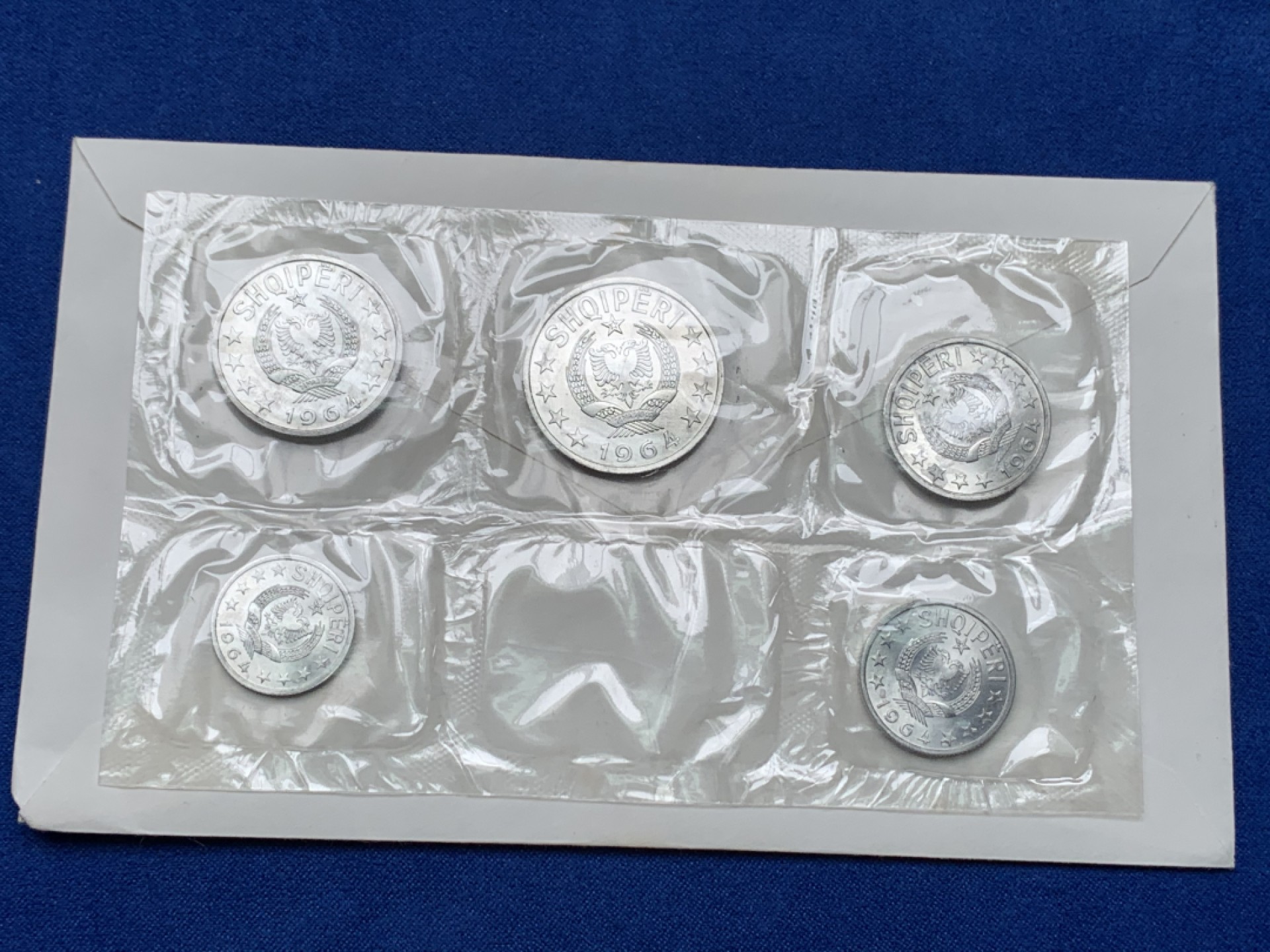《竞宝斋》第151场-周日，周一，周四 3场 (全场包邮) 阿尔巴尼亚1964年清年份密封套币，BU品质面值全