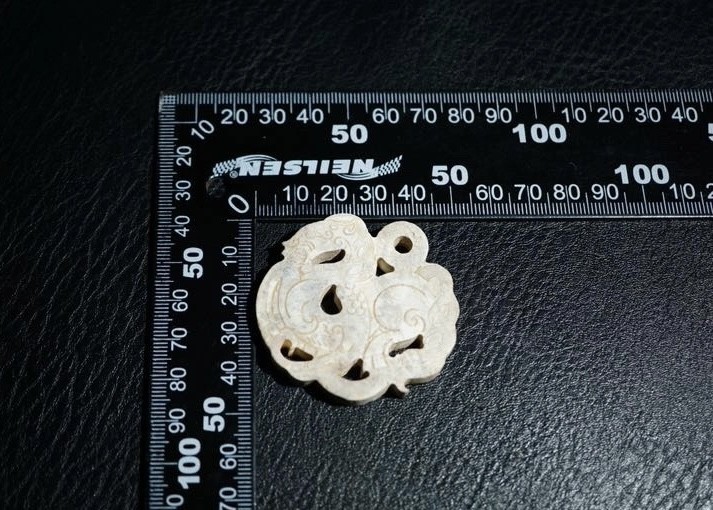 ｜冷门出品｜精选专拍·第贰拾捌场· 老地方玉双面满工螭龙把件