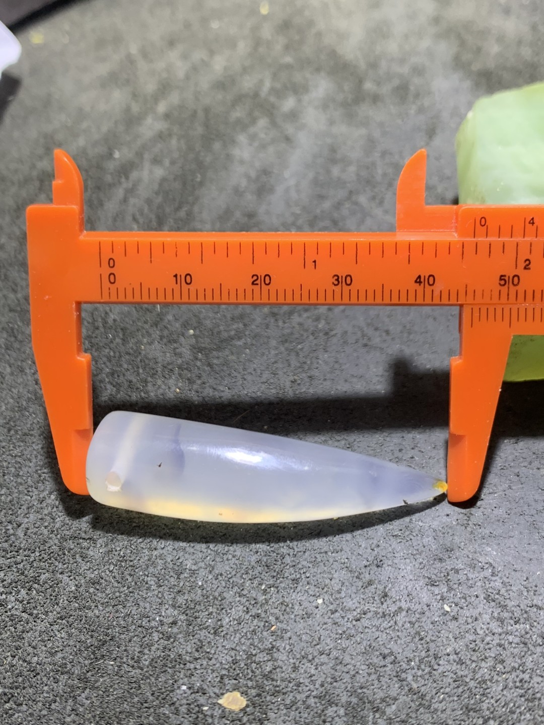 精美高玉化冰透草花纹海洋玉髓随形牙形吊坠一个！