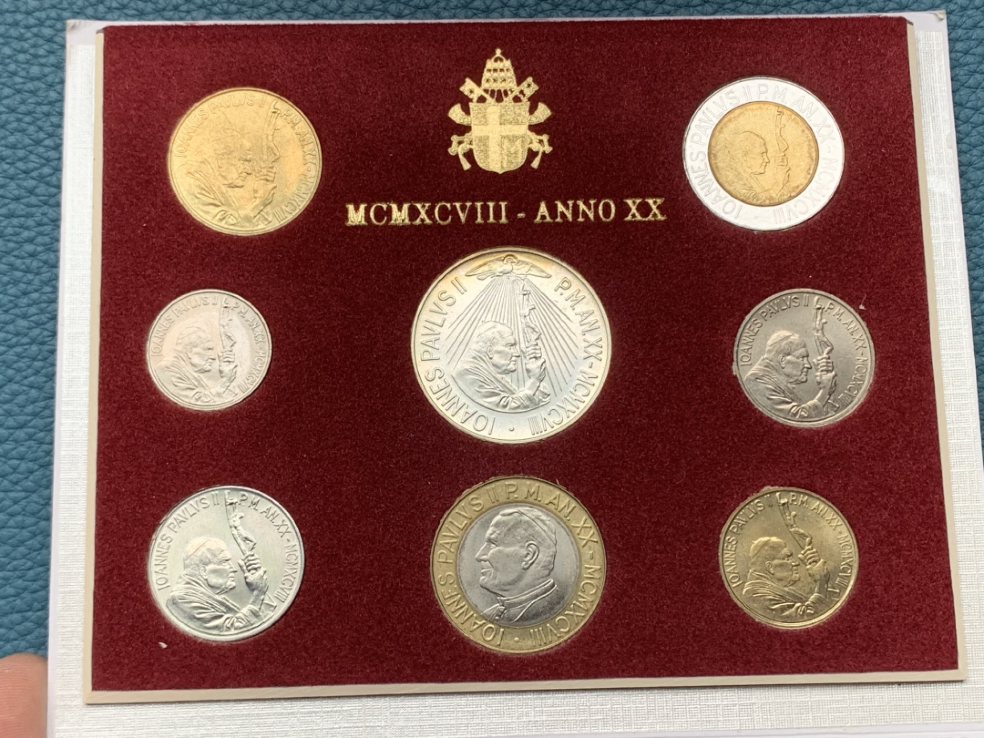 《竞宝斋》第151场-周日，周一，周四 3场 (全场包邮) 卡装 梵蒂冈1998年  八枚套 千禧年纪念 其中500+1000里拉都是银币 BU品